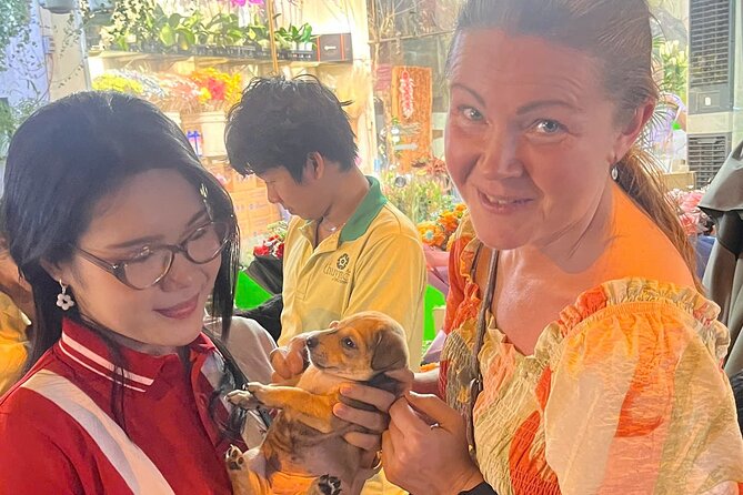 Ho Chi Minh Street Food and Sightseeing By Motorbike - Nguyen Thien Thuat apartment buildings and everyday Saigon