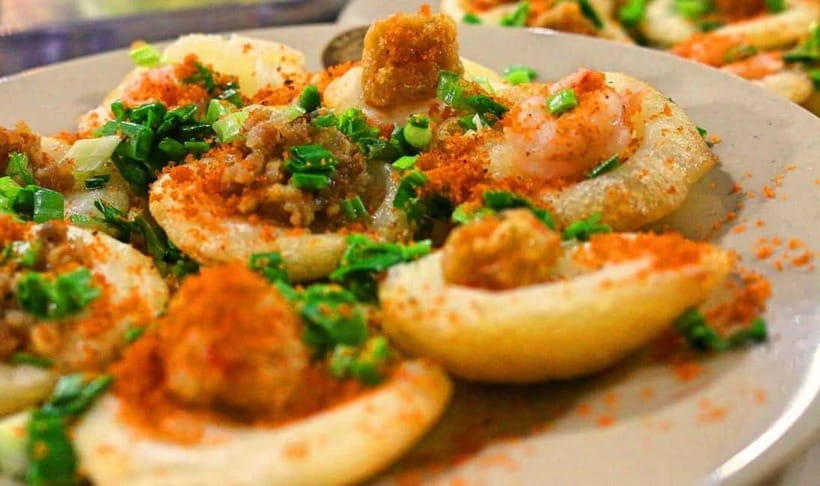 Ho Chi Minh: Street Food & Sightseeing Tour with Local Guide - Food costs, pickup areas, and other practical details