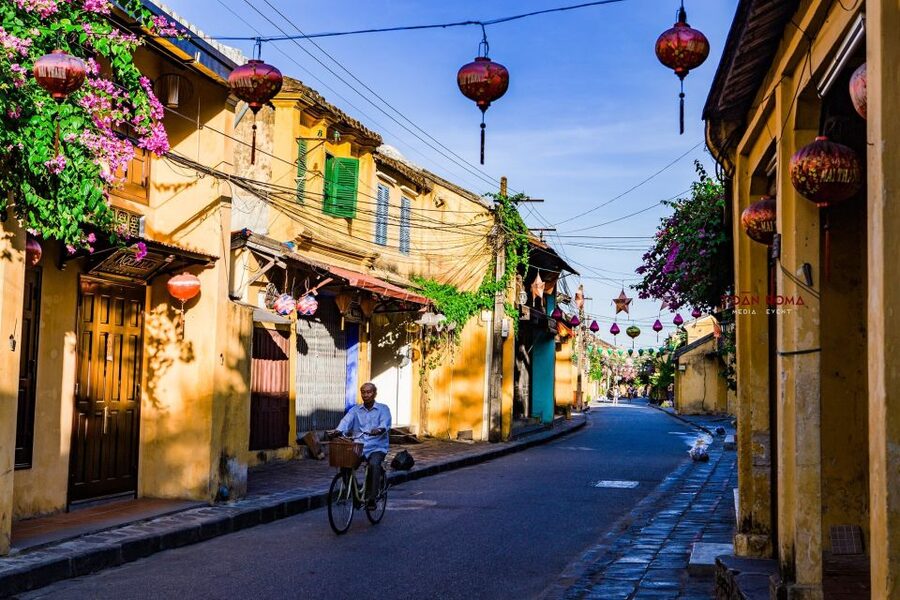 Hoi An: 2.5-Hour Street Food Tour - Tasting Cao Lau, Hoi An’s local noodle dish