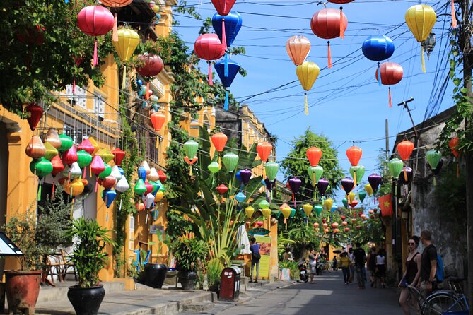 Hoi An Ancient Town - Night Market Street Food Tours By Night - What you may eat during the evening