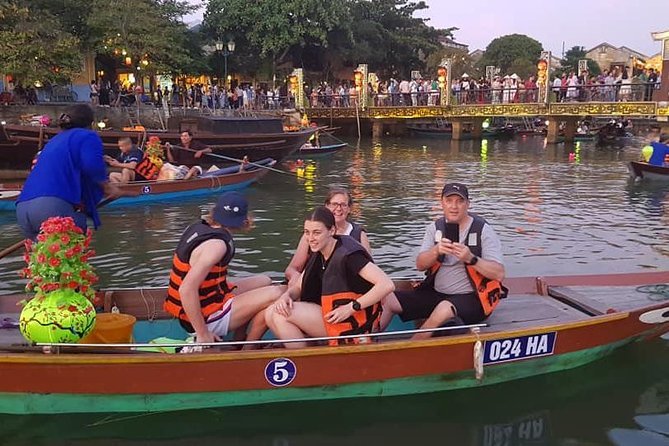 Hoi An Nightlife Tour with Hoi An Ancient Walking Tour, Boat Ride, Night Market - A private ride from Da Nang or Hoi An