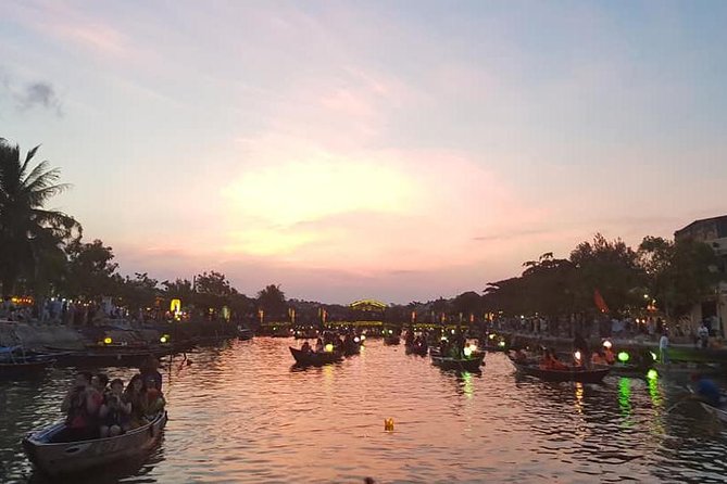 Hoi An Nightlife Tour with Hoi An Ancient Walking Tour, Boat Ride, Night Market - Crossing the Japanese Covered Bridge