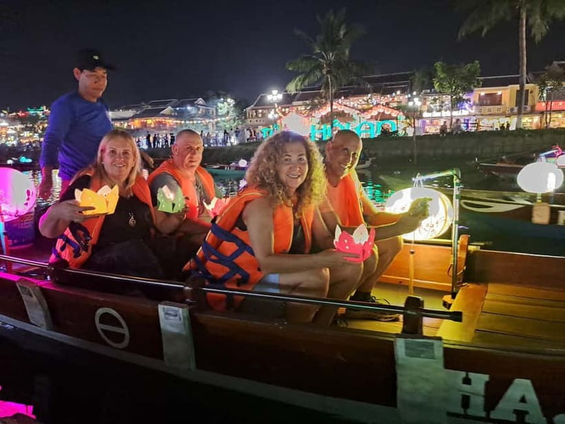 Hoi An Street Food, night market and lantern boat ride - Meeting at Hoi An Museum