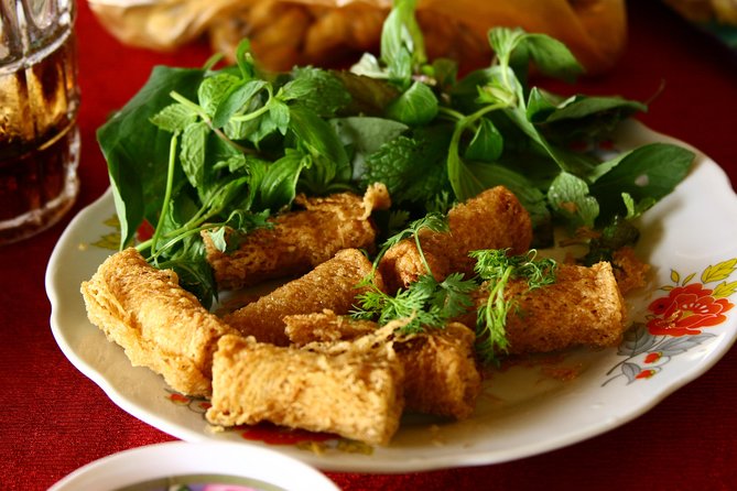 Hoi An Street Food Walking Tour with Tastings - Famous dishes and foods you might miss