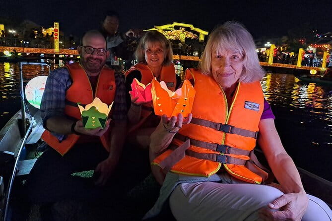 Hoi An street foods, night market and lantern boat ride - Key details before you book