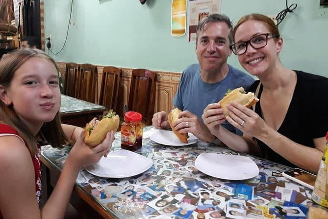 Hoi An street foods, night market and lantern boat ride - Starting at the market and family food stalls