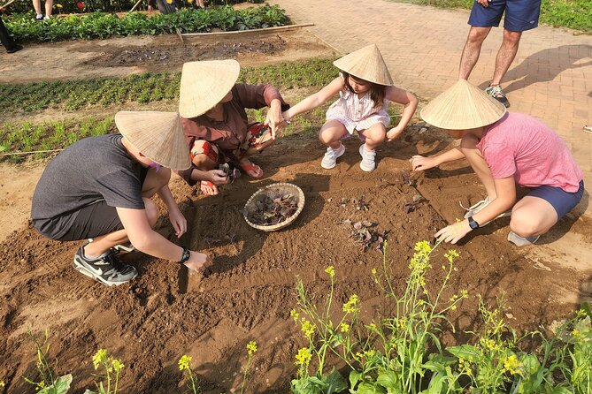 Hoi An Village Experience & Hoi An City Tour with Night Market - Thanh Ha Pottery Village and a hands-on craft