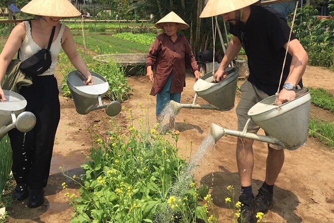 Hoi An Village Experience & Hoi An City Tour with Night Market - Tra Que Vegetable Village and lunch with a local family