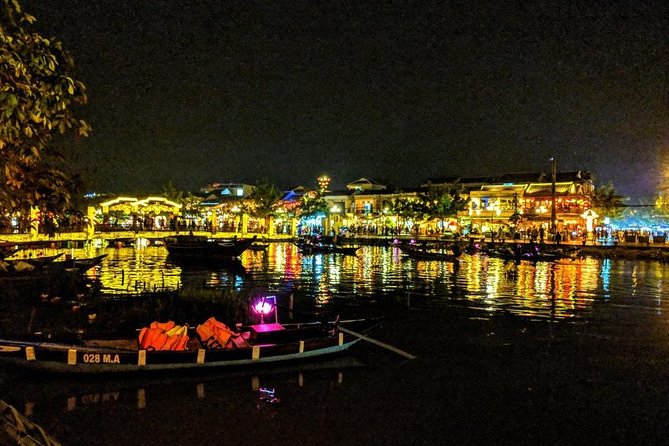Hoi An Walking Tour with Night market, Colourful Lanterns,Boat Ride(PrivateTour) - The night market and its lantern glow