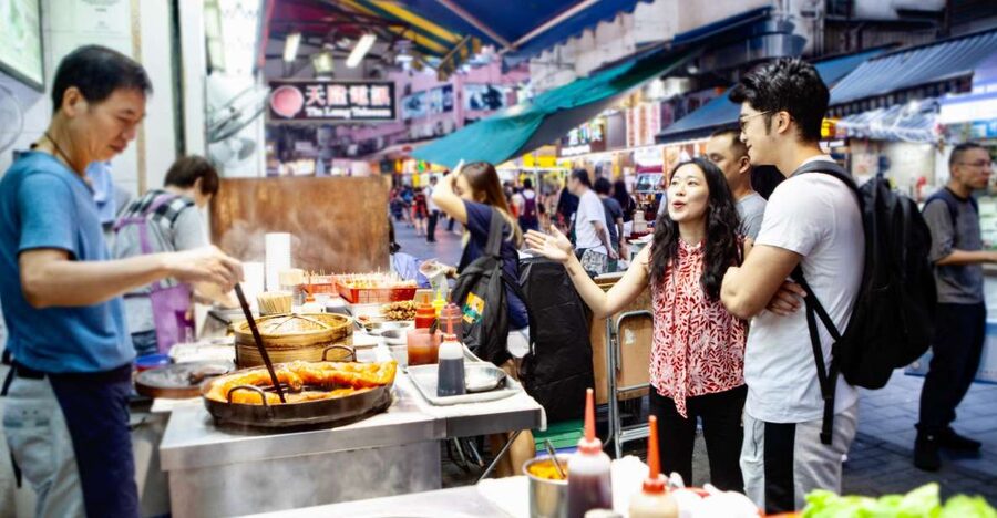 Hong Kong: Private Street Food Tour with a Local Insider - Six to eight foods, from dumplings to pineapple buns
