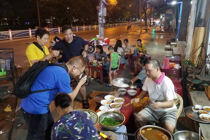 Hue Night Street Food Safari By Cyclo - The first tasting: banh beo, banh loc, and nam
