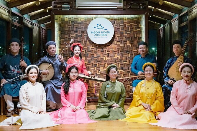 Hue Night Tour: Cyclo, Street Food & Folk Music on Perfume River - Why this Hue evening tour works