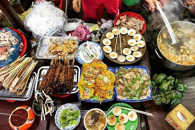 Hue Night Tour: Cyclo, Street Food & Folk Music on Perfume River - What the $43 price covers