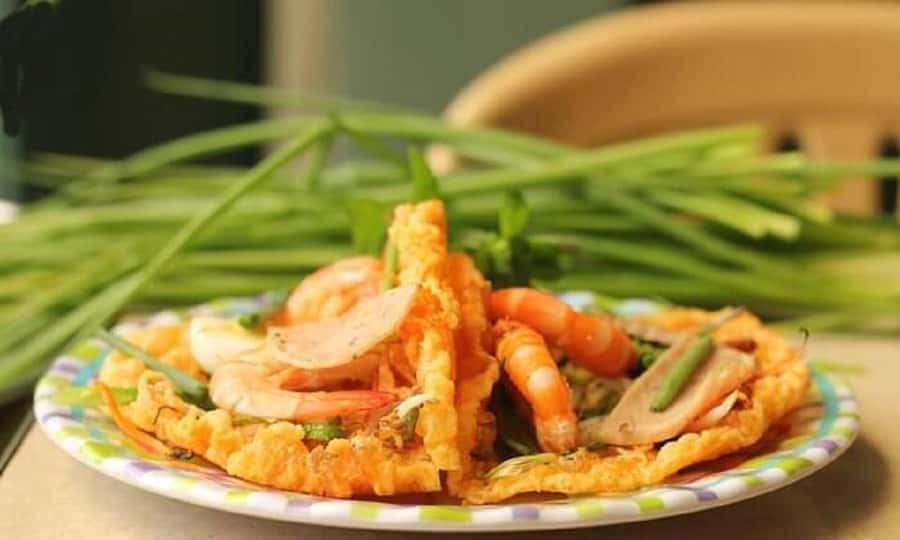 Hue Street Food Walking Tour with Local Dishes - Key points at a glance