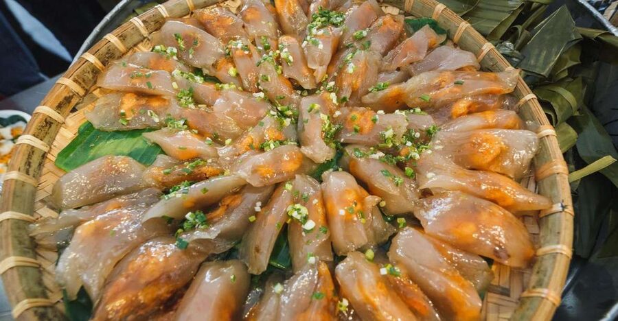 Hue Walking Street Food Tour - Nam and banh loc: small cakes with plenty to explain
