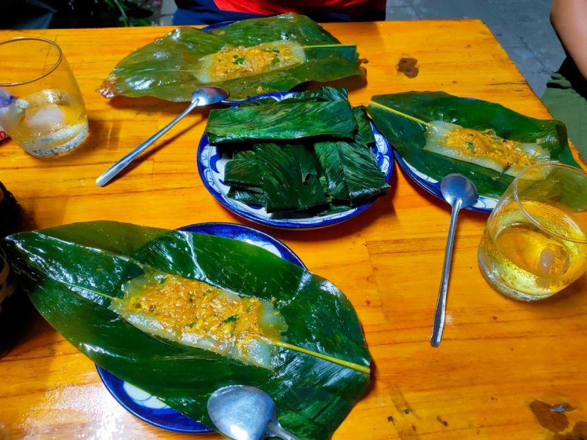 Hue Walking Street Food Tour - Banh khoai shows Hue’s pancake style