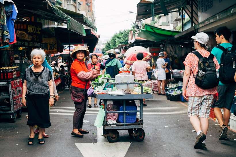 Iconic Food Tour: Local Street Food, Drinks & Sites - The icy treat that closes the route