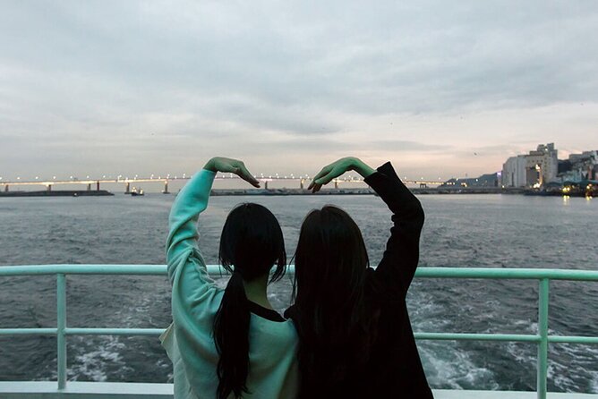 Jagalchi Sunset Cruise and Night Market Tour in Busan - A sunset cruise across Busan Port