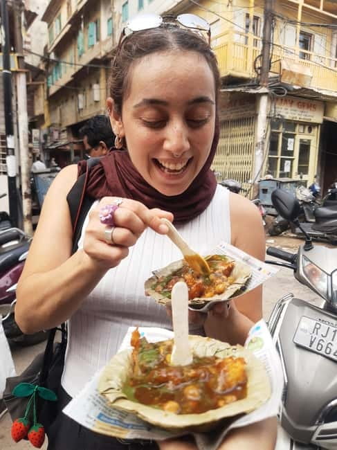 Jaipur : No Diet Club Amazing Street Food Tasting in Jaipur - Starting with pyaz kachoris and samosas