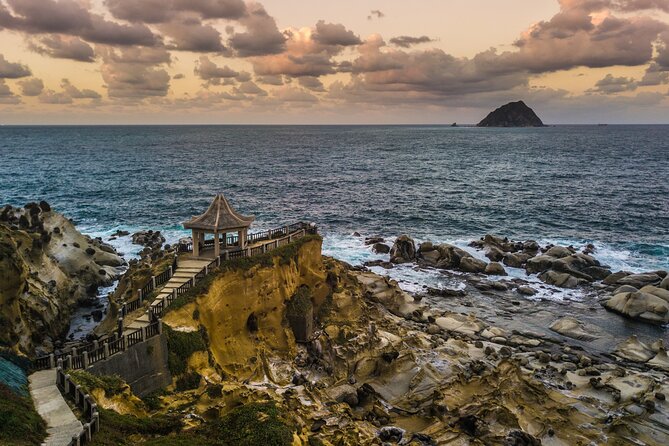 Jiufen, Heping Island Park & Keelung Night Market Day Tour - Heping Island Park: rock, sea, and open air