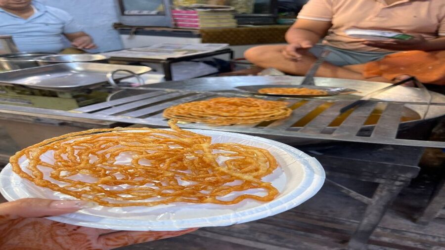 jodhpur: street food tour with over 8 food tastings - Why Jodhpur food works best on foot
