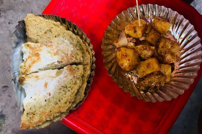 Kathmandu Street Food Walking Tour – Eat Like a Local - Guides, pace, and the private format