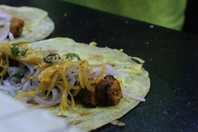 Kolkata Midtown Madness- A Street Food & Nightlife Tour - A local bus to old-style fritters