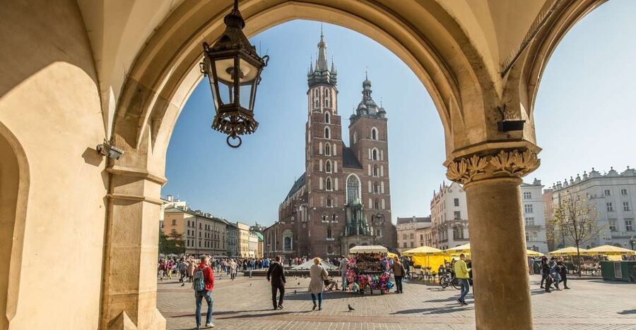 Krakow: Traditional Street Food Walking Tour - Key points to know before booking