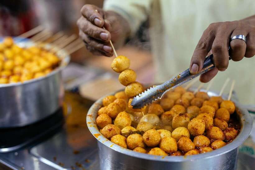 Kuala Lumpur: Local Street Food Night Tour - Mamak SK Corner and the paper dosa