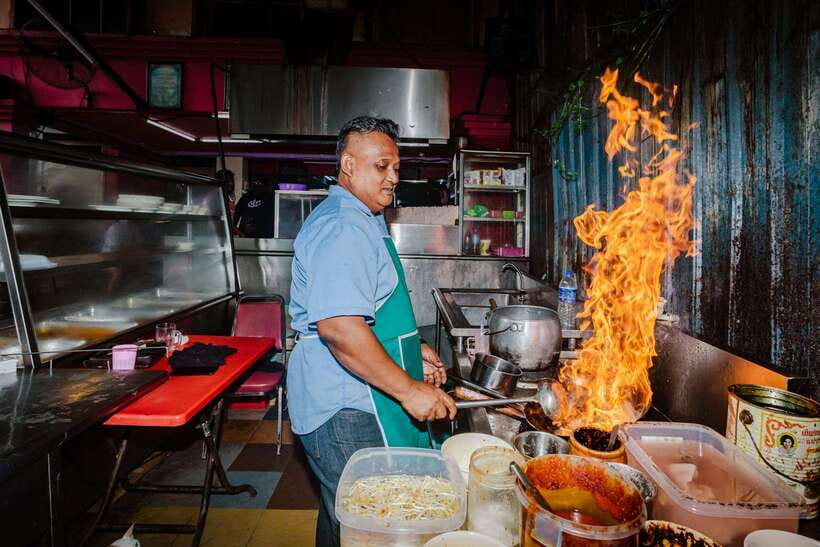 Kuala Lumpur: Sambal Street Food Tour with 15+ Tastings - Starting with markets, ingredients, and local context