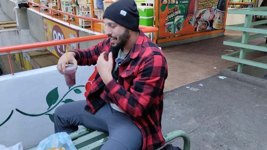 La Paz: Street Food Walking Tour - Murillo Square and the city story