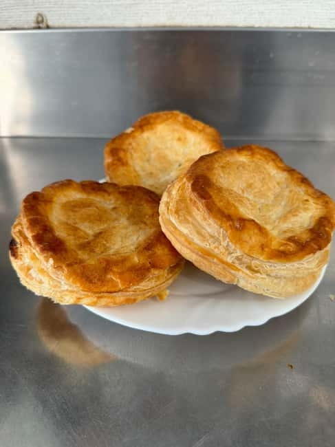 Lecce: Guided Street Food Walking Tour with Food and Wine - Who should book this walk?