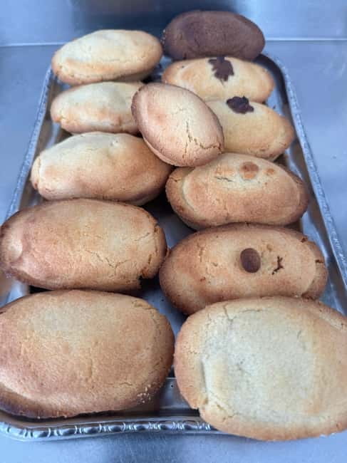 Lecce: Guided Street Food Walking Tour with Food and Wine - Taralli and pizzi near Piazza Sant’Oronzo