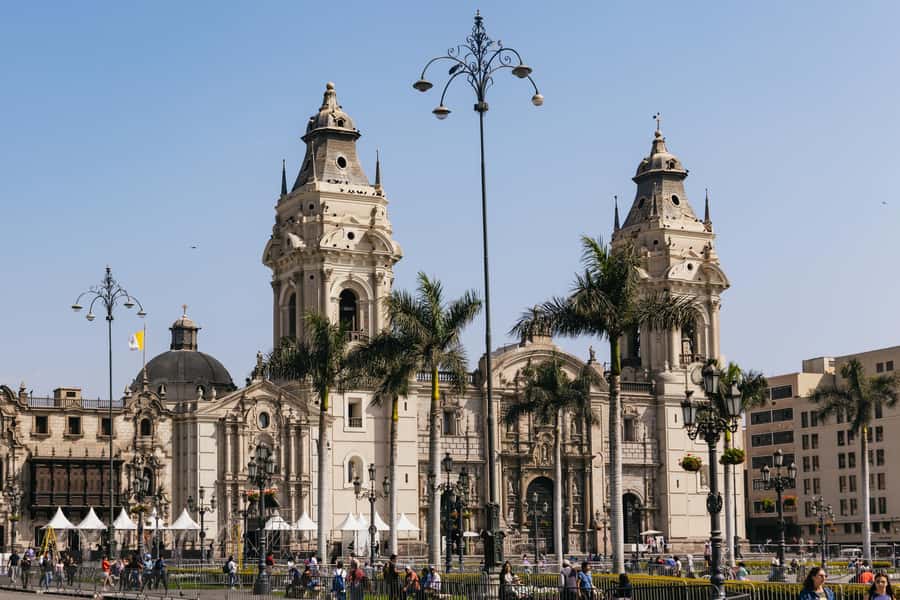 Lima: Historic Center Street Food, Market, and Eateries Tour - Chinatown and Lima’s chifa connection