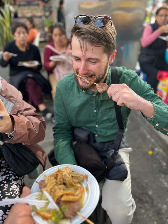 Lima Street Food: A gastronomic adventure through the city. - Walking through Plaza Mayor and the historic center