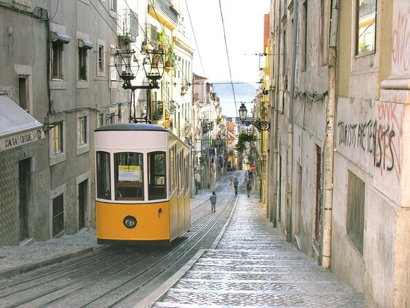 Lisbon 4 Foodies Tour - From Street Food to Awarded Chefs’ Portuguese Delicacies - Key points at a glance