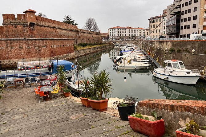 Livorno Street Food Tour: A Tasty Local Adventure - Guides who shape the experience