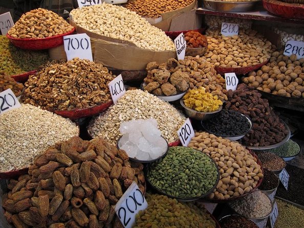 Local Delhi Food Tour with Tour Guide - walk and taste street food - Key points at a glance