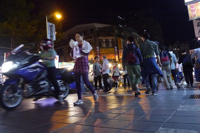 Local Favorites: Taiwan Night Market Food Tour in 2 hours - Is $45 good value?