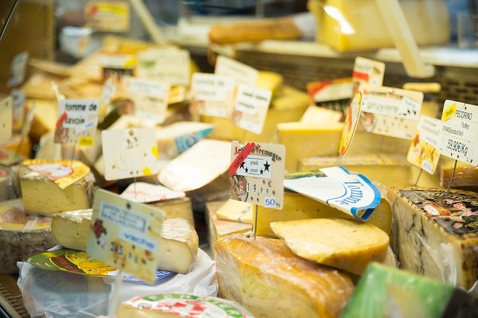 Local Food Market Walking Tour near the Marais - A market walk with neighborhood history