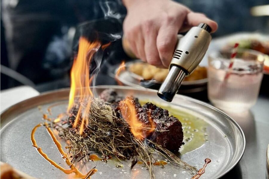 London: Camden Market Food Tour with 7 Street Food Tastings - Camden’s music and alternative character