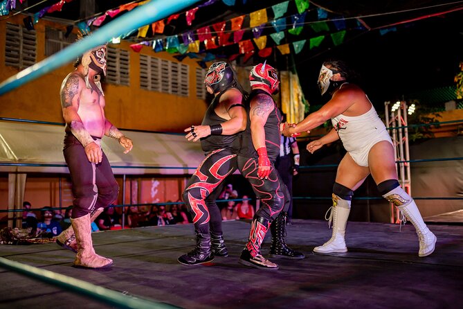Lucha Libre, Tacos, Margaritas,Tequila and Night Market Tour - Tacos, esquite, and the first taste of the evening