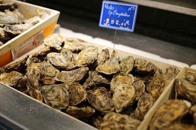 Lyon Private Walking Tour and Food Market Discovery - Finding the traboules of Vieux Lyon