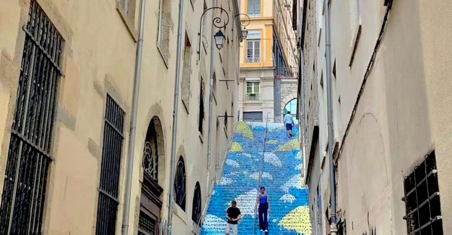 Lyon: Street Art & Street Food Tour - Starting at the Fresque des Canuts in Croix-Rousse