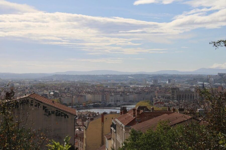 Lyon: Street Art & Street Food Tour - Croix-Rousse to the peninsula in two hours