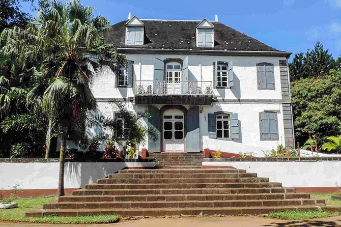 Mahebourg Private Historical & Street Food Tour with transfer - A traditional lunch built around local ingredients