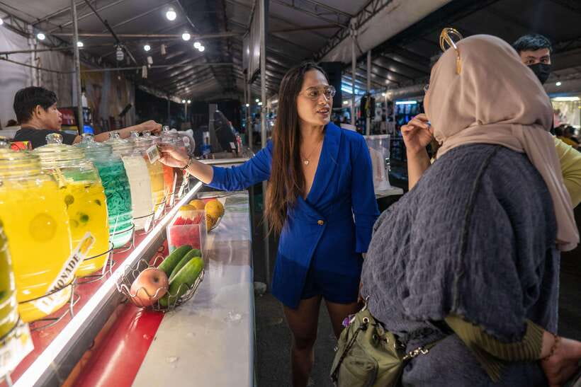 Makati: Street Food Experience with a Local Guide - Dinner in a casual local setting