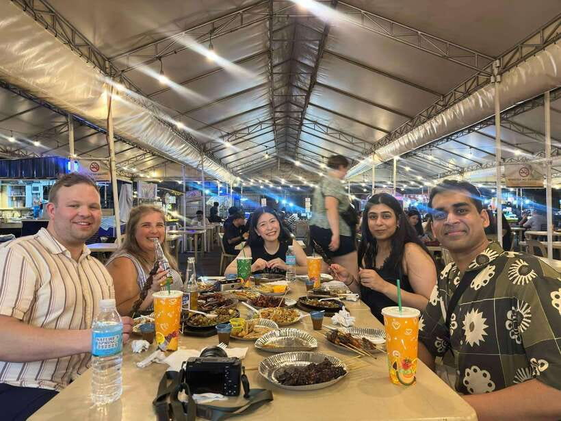 Makati Street food Tour, End with a Rooftop City View - Tasting Filipino street food in Makati