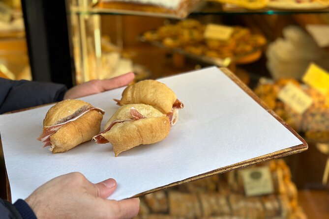 Mamma Mia Florence Street Food Tasting and City Guided Tour - Piazza della Signoria and Florence’s public art