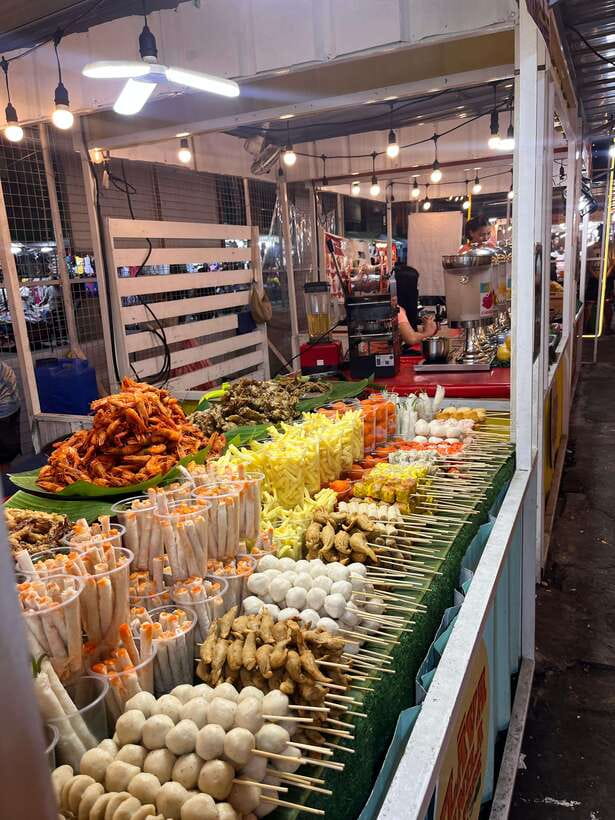 Manila Night Market with Local Guide - What Mari adds to the evening